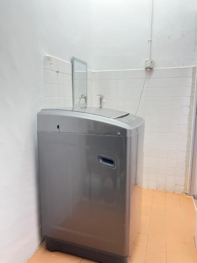 אולו טיראם Jiaxin Dormitory - Puteri Wangsa 家馨旅舍 מראה חיצוני תמונה