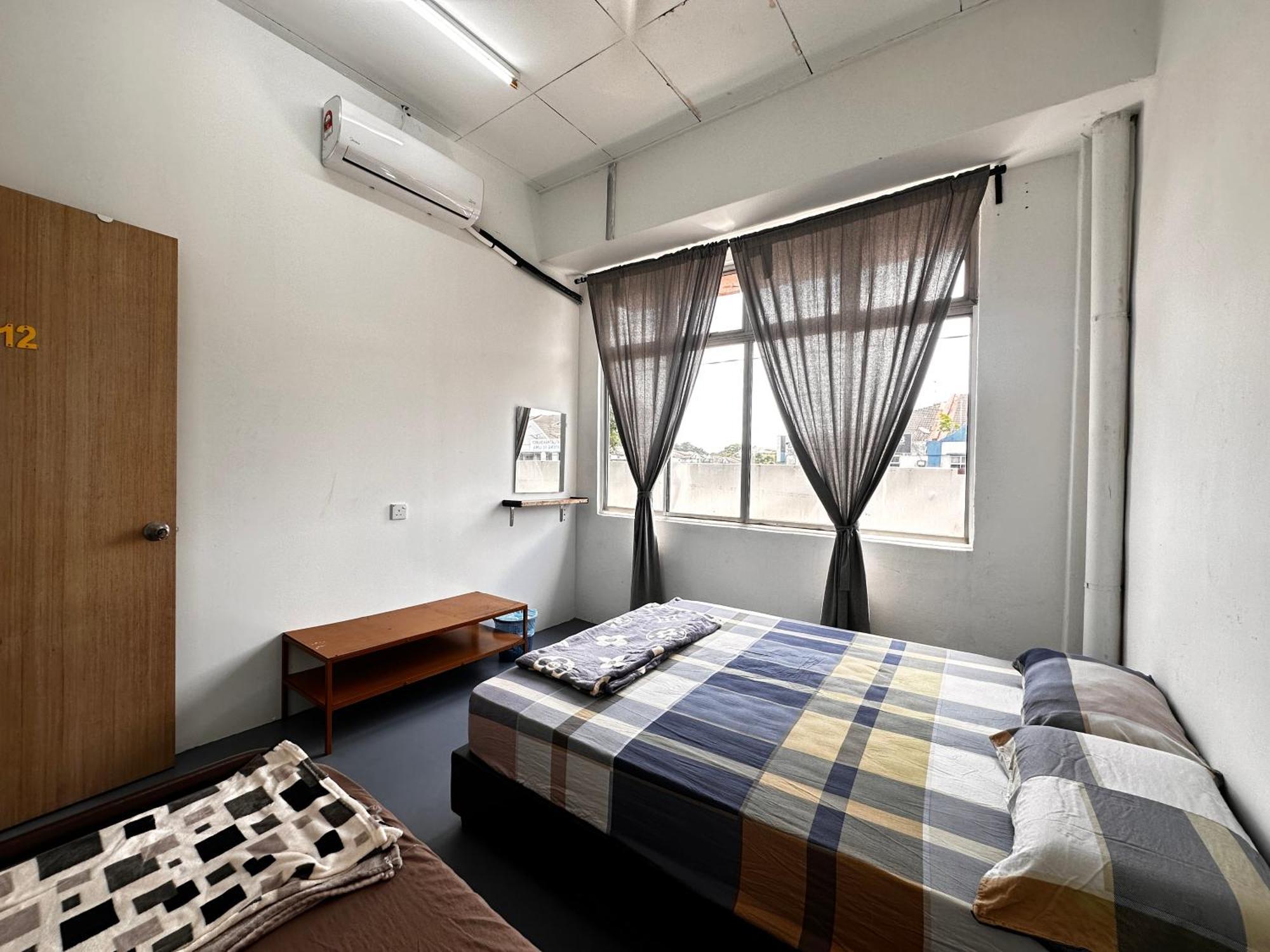אולו טיראם Jiaxin Dormitory - Puteri Wangsa 家馨旅舍 מראה חיצוני תמונה
